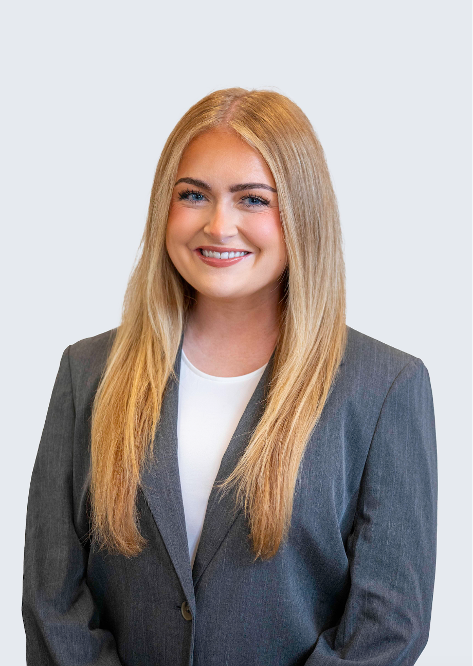 Keely Headshot